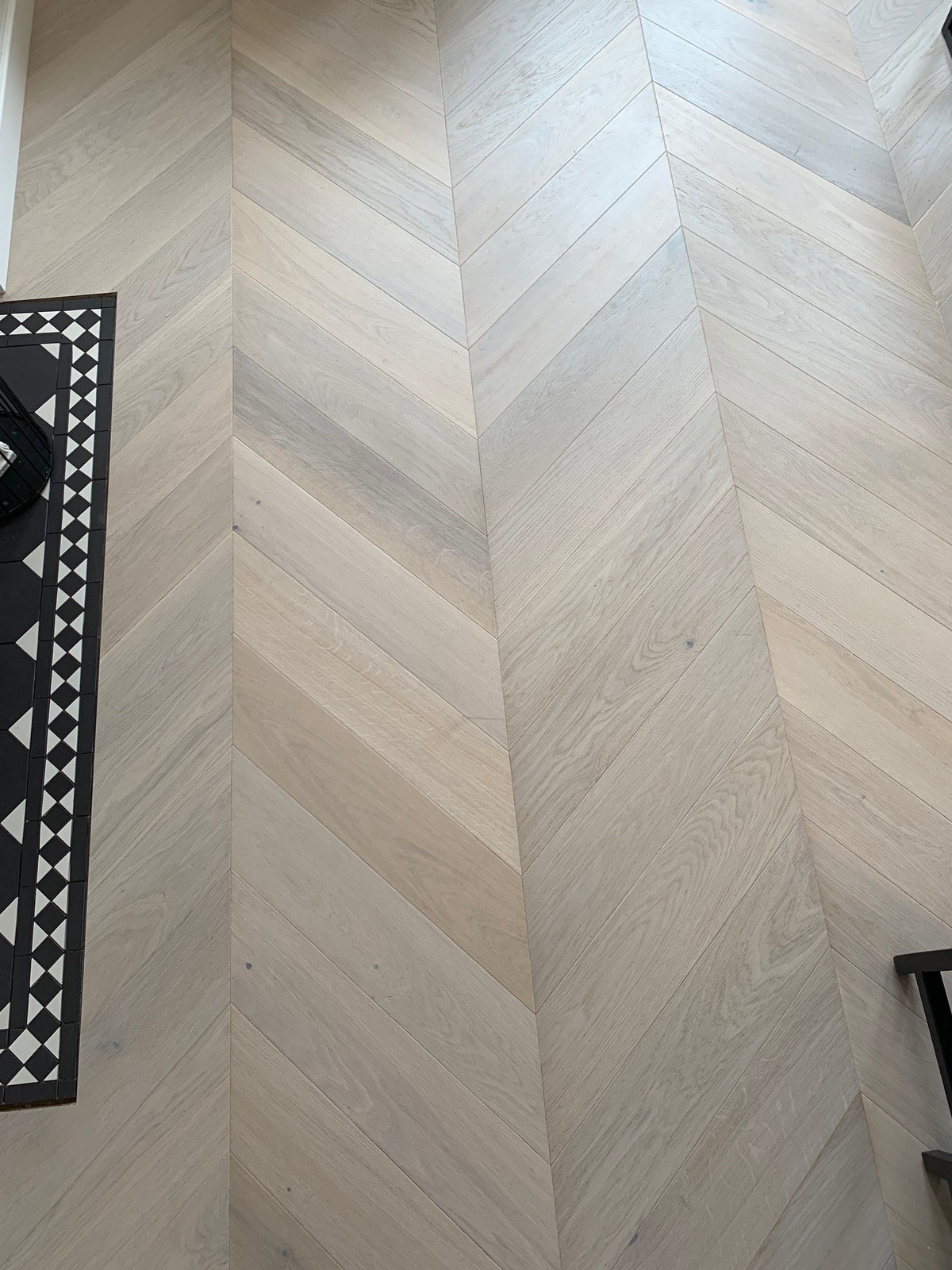 AR8458 Ashton &amp; Rose Dalton Chevron Free Sample (Cappuccino Oak)